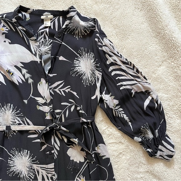 ✨SOLD✨ H&M x Anna Glover • Long Sleeve Button Down Dress with Tie - Picture 4 of 9